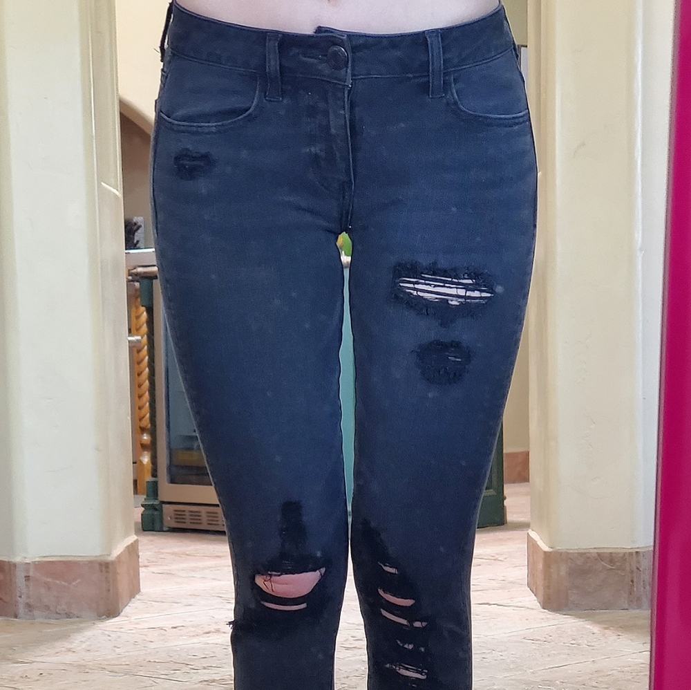 American Eagle destructed skinny jeans size 0
